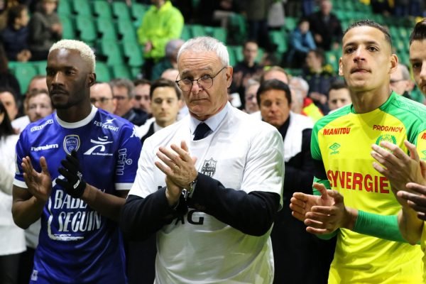 Ranieri backs Sarri for success at Stamford Bridge
