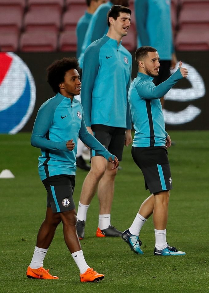 Chelsea star Willian is not distracted by Barcelona rumours