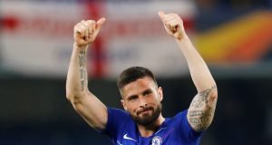 Sarri confirms that Giroud will stay at Chelsea