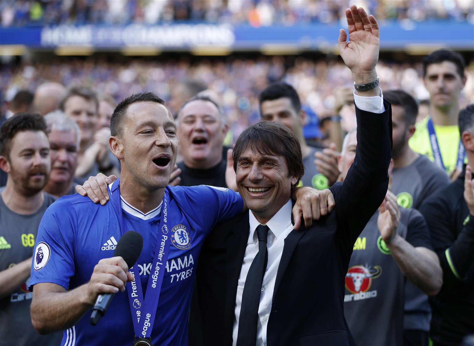 Chelsea legend reveals his pick for Sarri's replacement