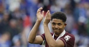 Chelsea told to sign Leicester defender Wesley Fofanaa