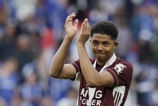 Chelsea told to sign Leicester defender Wesley Fofanaa