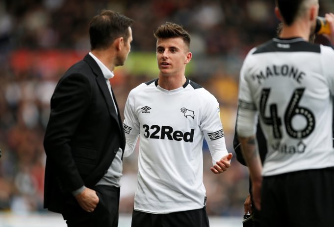 Frank Lampard would text Mason Mount after giving Everton a helping hand