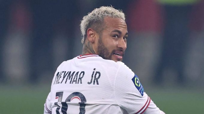 Chelsea leading the race to sign Neymar from PSG