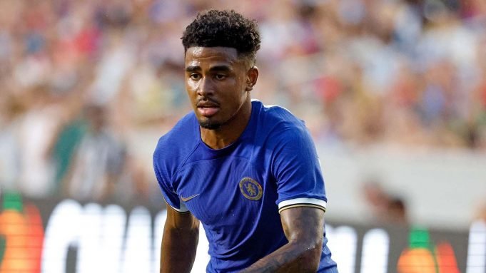 Ian Maatsen has rejected several lucrative offers to renew his contract at Chelsea